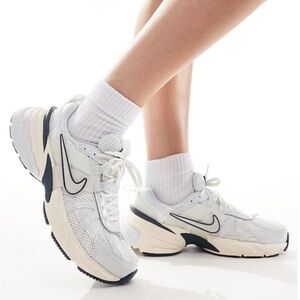 Nike V2K Run Sneaker NWOT 9.5